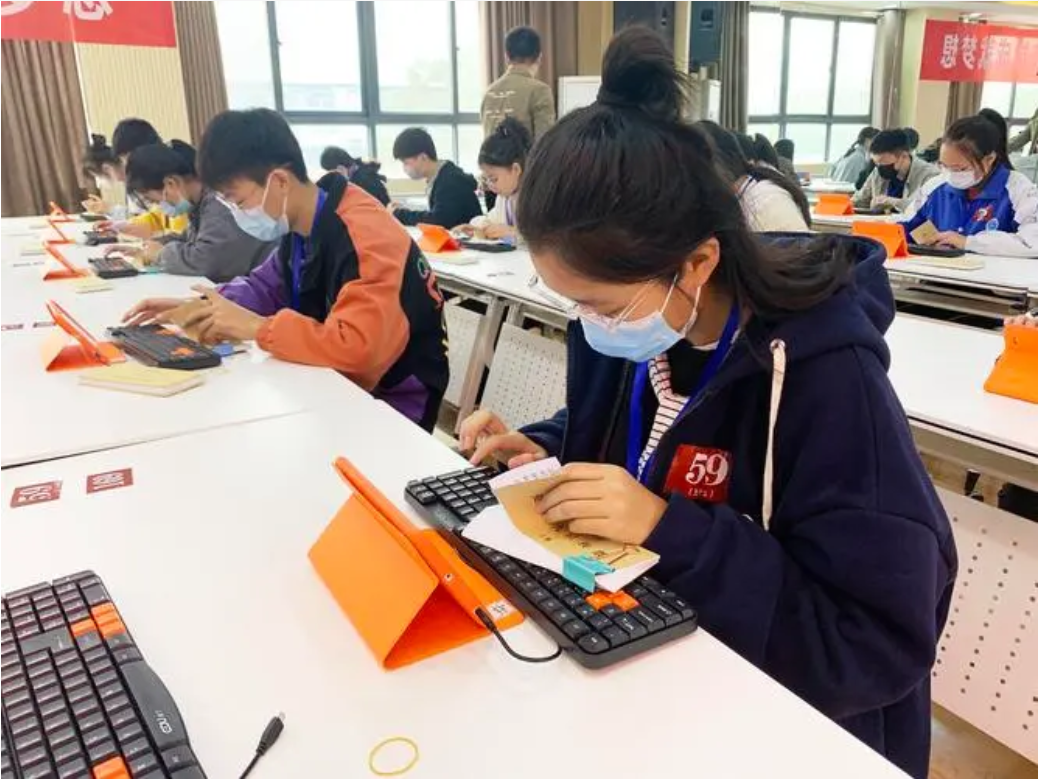 股票微配资：小资金撬动大收益，轻松理财